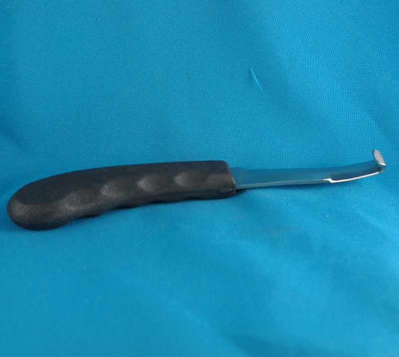 Нож копытный двухсторонний с пластиковой ручкой арт 4400499