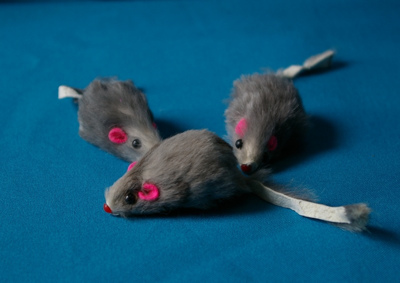 Игрушка мышь серая 4,5-5 см